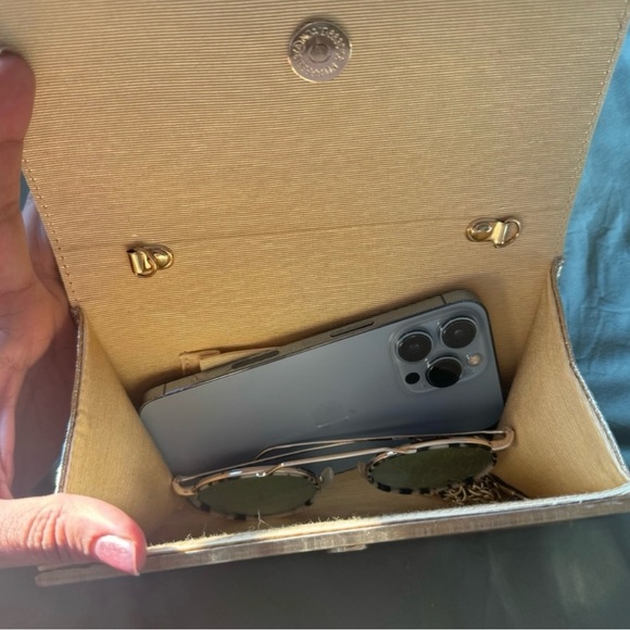 Kurt Geiger Gold Glitter Clutch - Picture 3 of 6